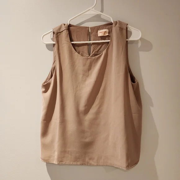 Nude top - Picture 2 of 5